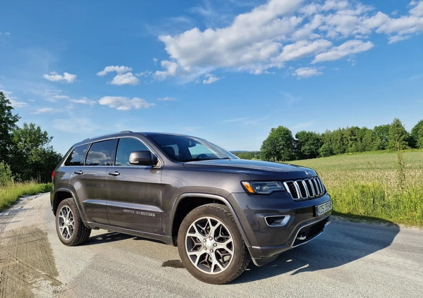 Jeep Grand Cherokee cena 124000 przebieg: 236000, rok produkcji 2018 z Oświęcim małe 254